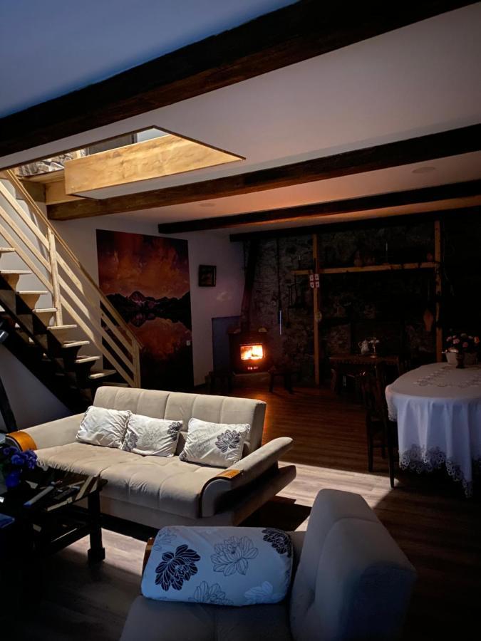 Iuri Udesiani'S Guesthouse Mestia Eksteriør bilde