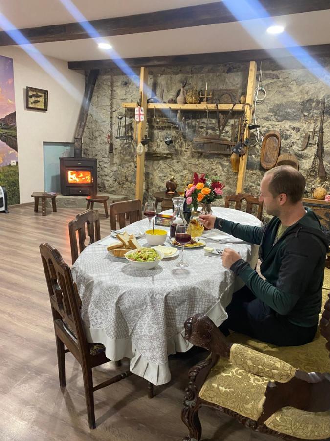 Iuri Udesiani'S Guesthouse Mestia Eksteriør bilde