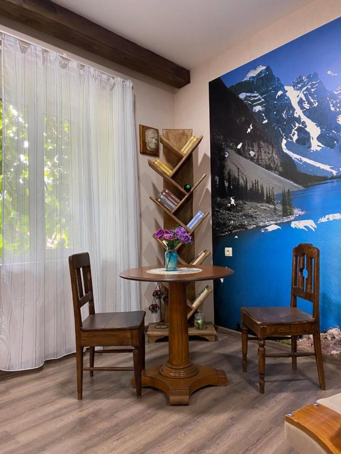 Iuri Udesiani'S Guesthouse Mestia Eksteriør bilde